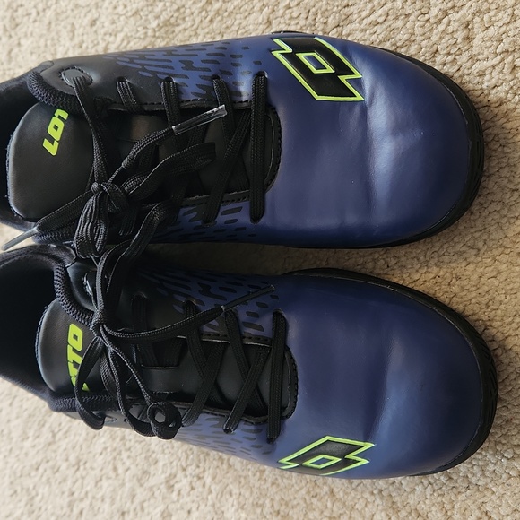 Indoor Soccer Shoes - Picture 2 of 5